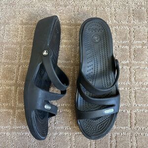Crocs Patricia Low Wedge Slide Sandals Women’s 8 Black Slip On Comfort Travel